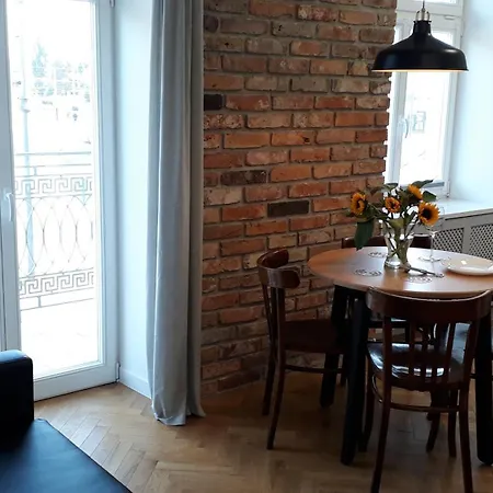 Klimatyczny Apartament Z Antresola Warsaw
